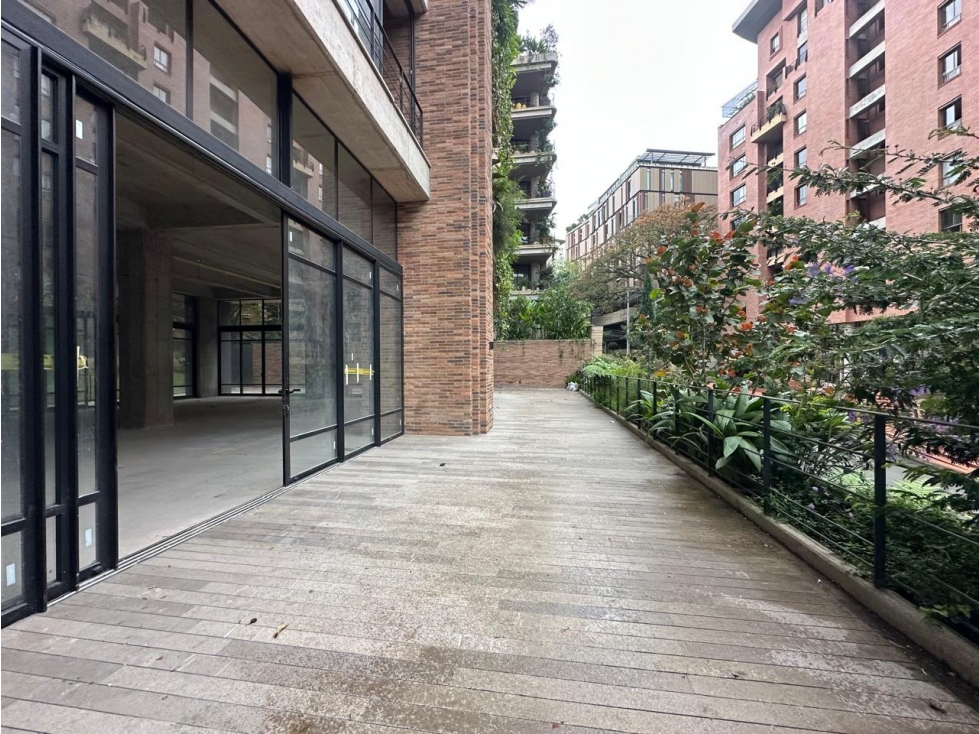 SE ARRIENDA LOCAL DE LUJO EN EL POBLADO, BARRIO LAS LOMAS. — foto 4
