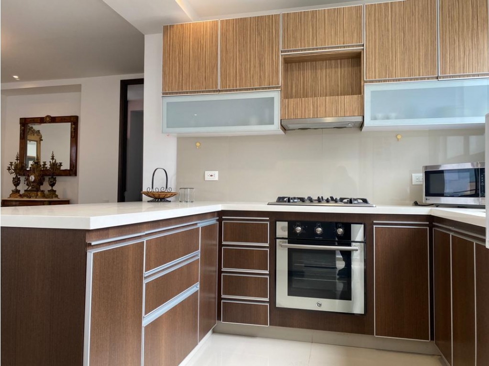 SE ARRIENDA APARTAMENTO EN EL POBLADO CON O SIN MUEBLES. — foto 2