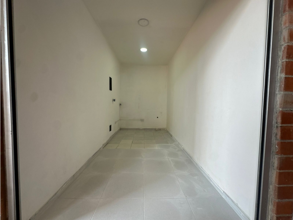 SE ARRIENDA LOCAL COMERCIAL EN EL ALTO DE LAS PALMAS. — foto 3