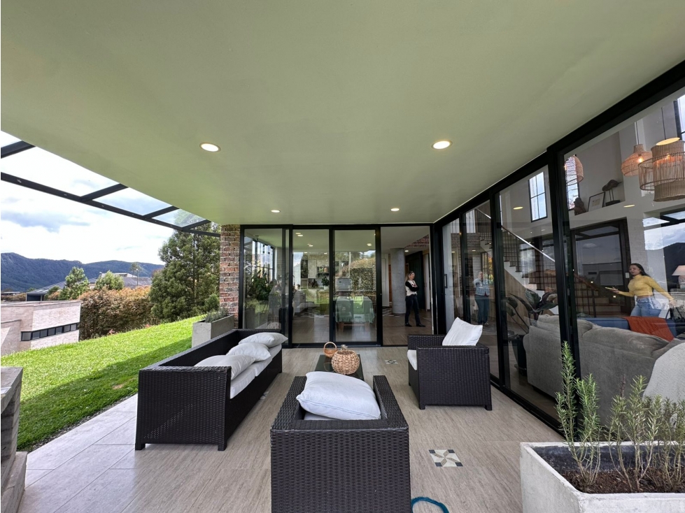 SE VENDE CASA EN LA LOMA DEL ESCOBERO — foto 2