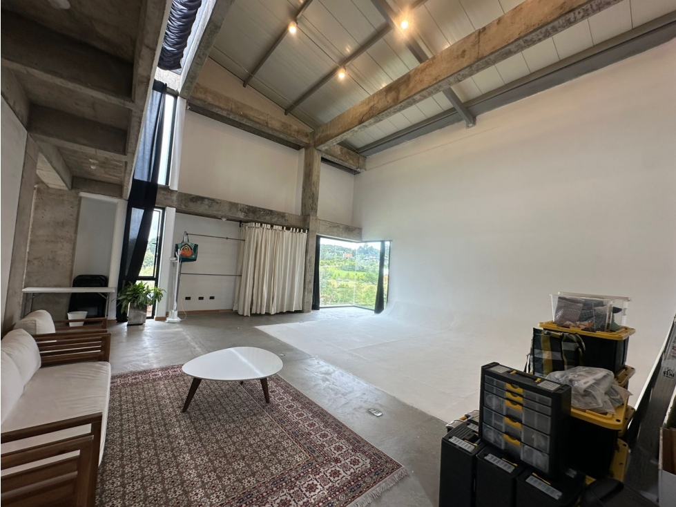 SE ARRIENDA BODEGA O ESTUDIO EN EL ALTO DE LAS PALMAS. - 1