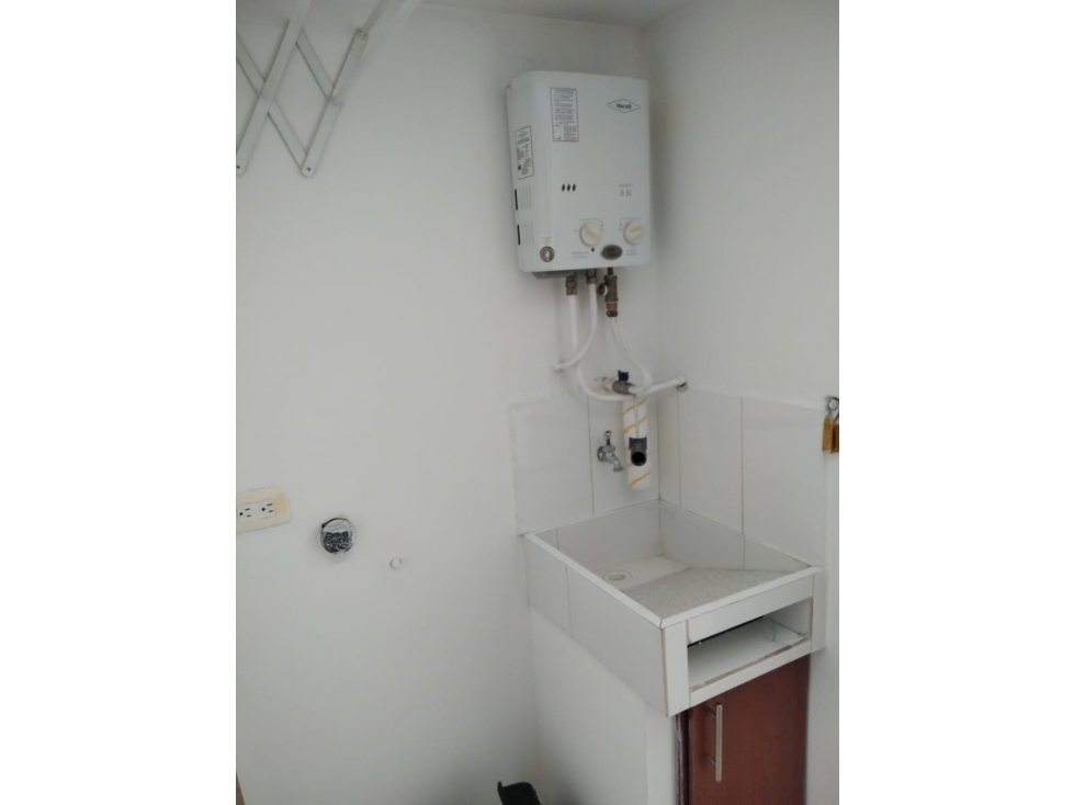 SE VENDE APARTAMENTO EN ROBLEDO. — foto 3