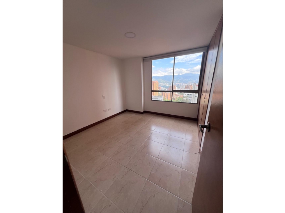 SE ARRIENDA APARTAMENTO EN EL POBLADO,LOS BALSOS — foto 3