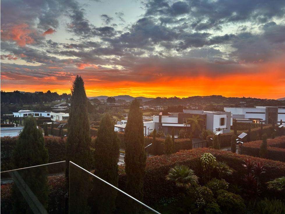 HERMOSA CASA EN VENTA ALTO DE PALMAS — foto 2