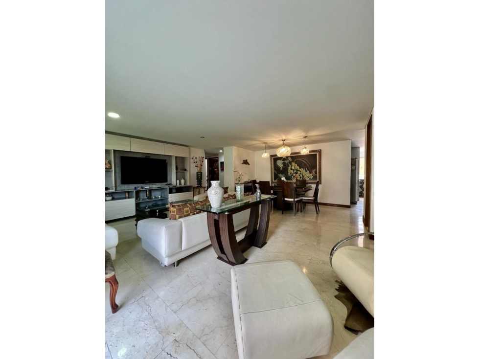 SE VENDE APARTAMENTO DE LUJO EN LAURELES.