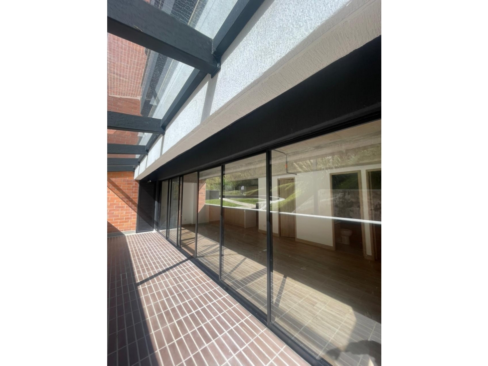 ARRIENDO APARTAMENTO TIPO LOFT VIA EL RETIRO — foto 2