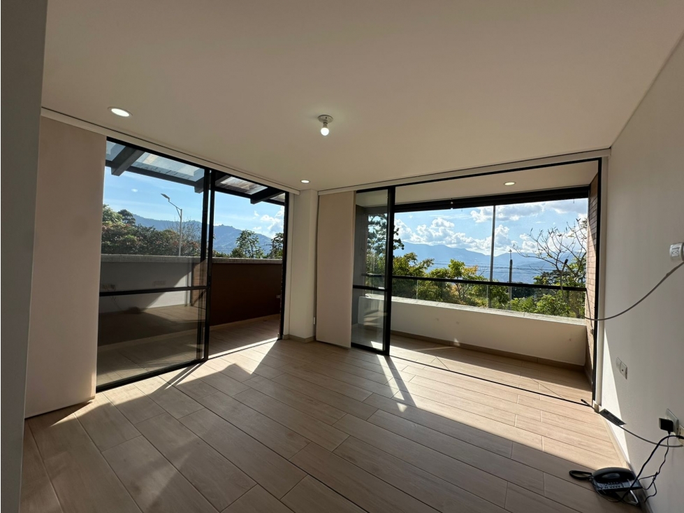 SE ARRIENDA APARTAMENTO EN SENIOR EL VERGEL, ENVIGADO.