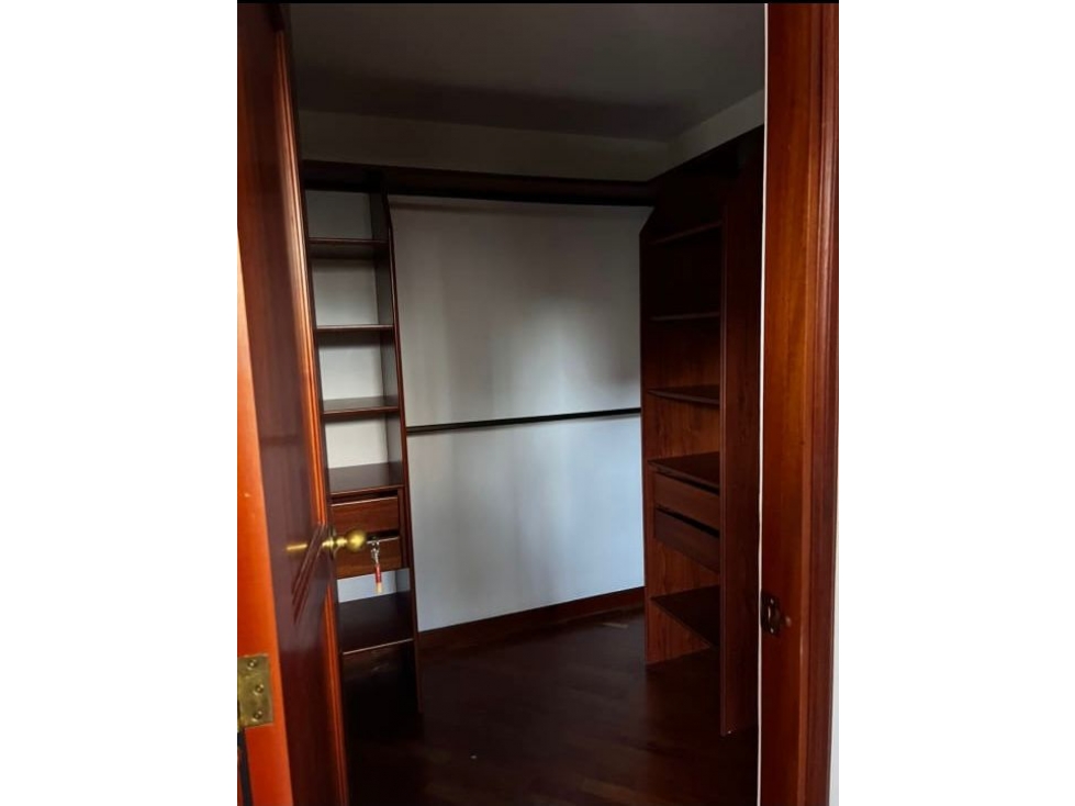 SE VENDE EXCELENTE APARTAMENTO EN EL SECTOR DE LAS SANTAS, EL POBLADO. — foto 4