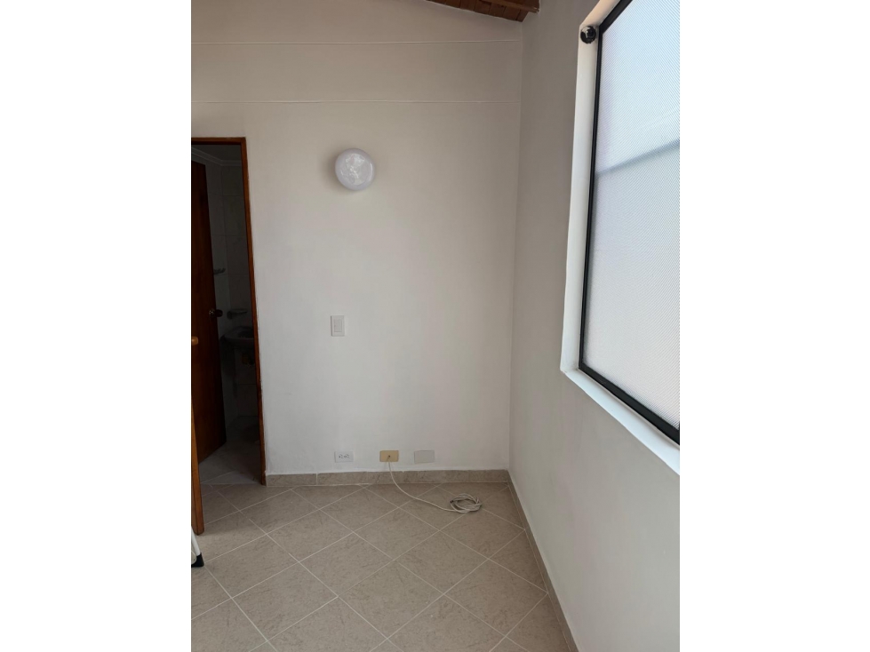 SE VENDE APARTAMENTO EN EL BARRIO EL PORTAL DE ENVIGADO. — foto 3