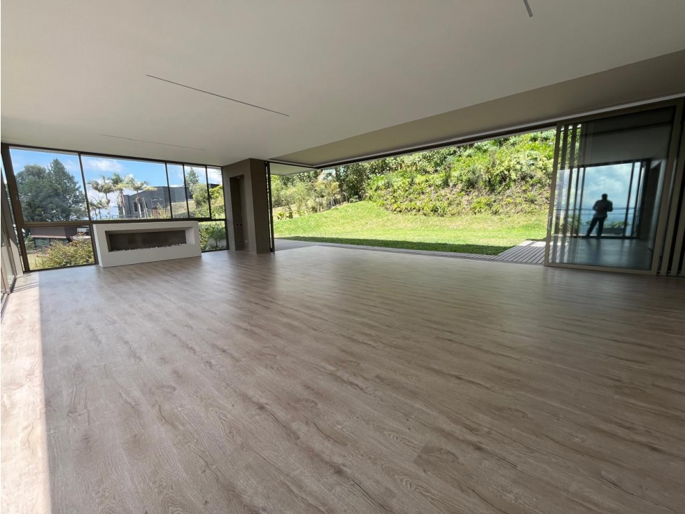 SE ARRIENDA O SE VENDE CASA DE LUJO EN EL ALTO DE LAS PALMAS. — foto 4
