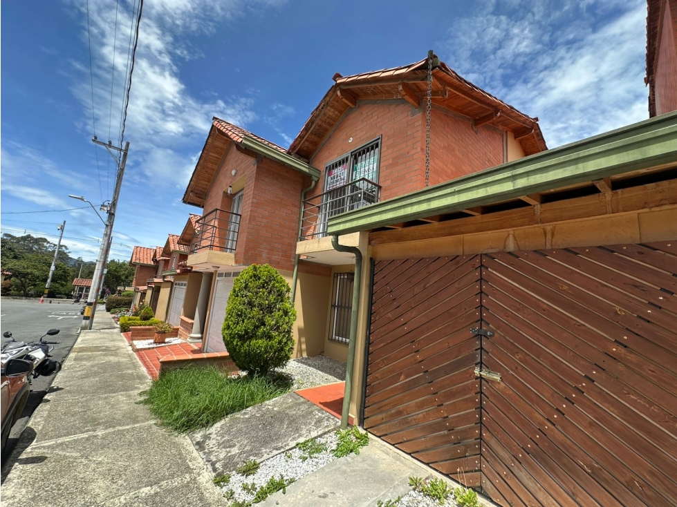 SE VENDE CASA EN SAN ANTONIO, RIONEGRO. — foto 2