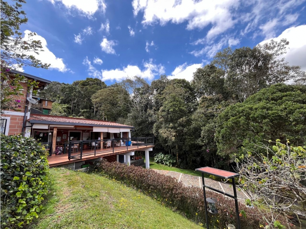 SE VENDE CASA CAMPESTRE EN SANTA ELENA