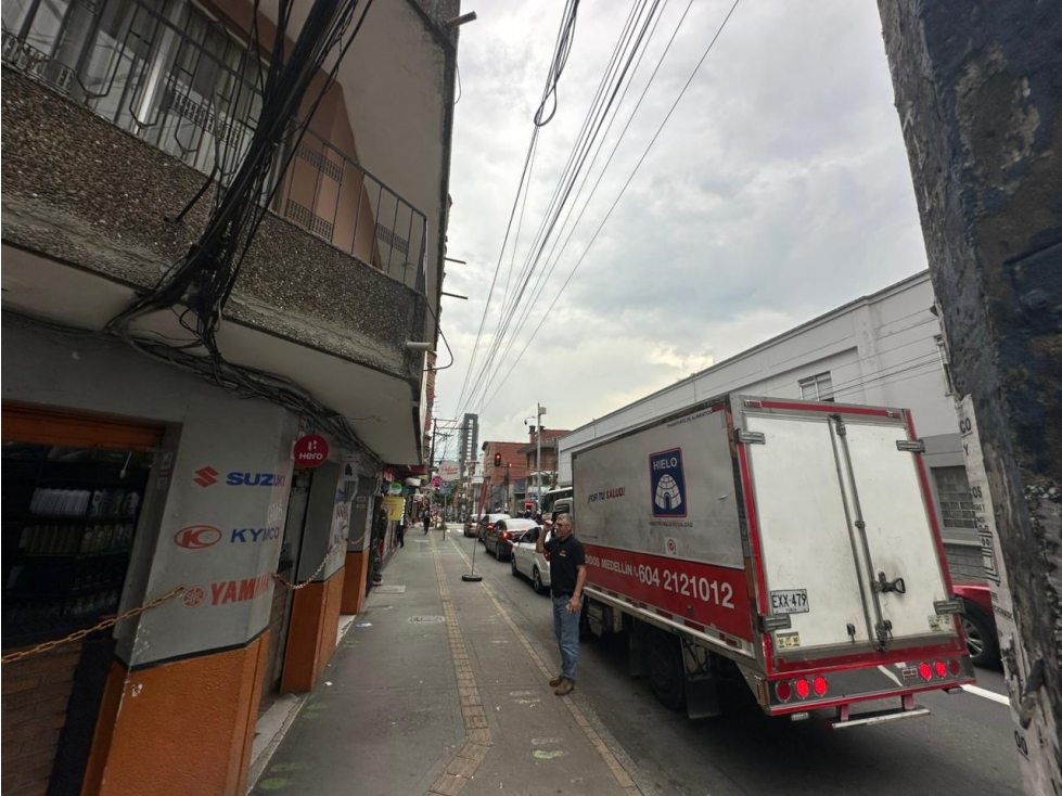 SE VENDE LOCAL EN EL CENTRO DE ITAGUÍ — foto 4
