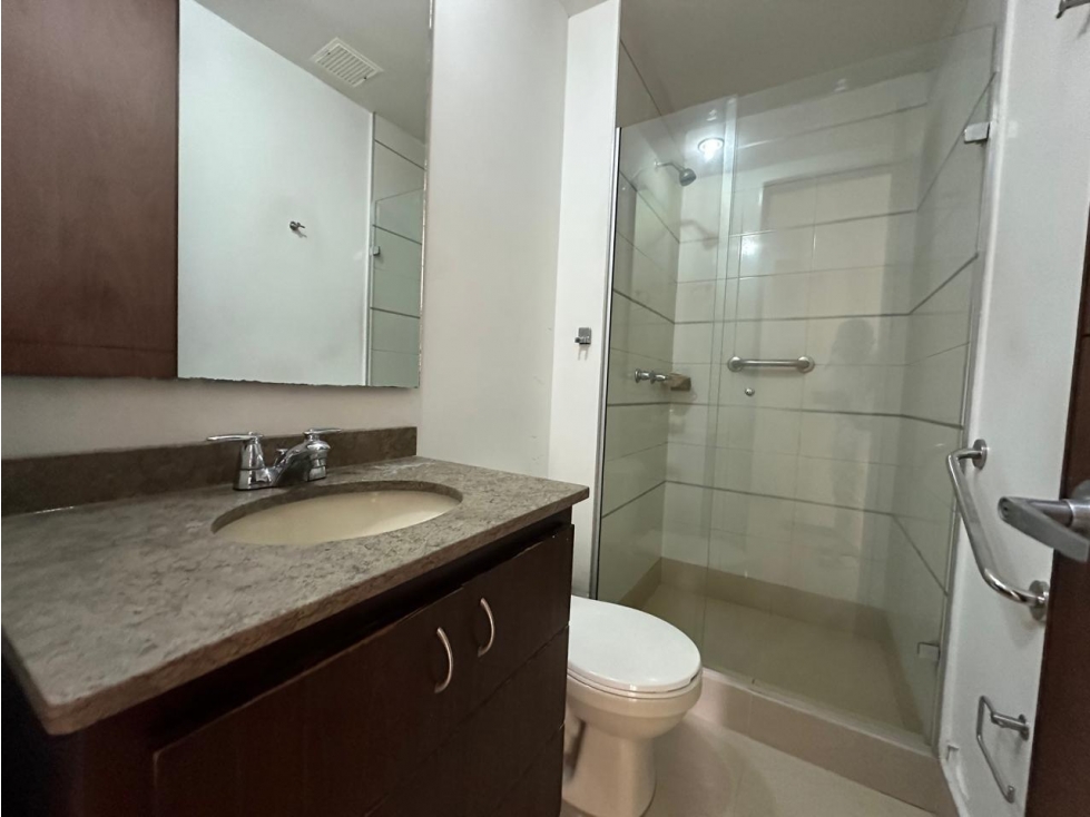 SE VENDE APARTAMENTO EN CIUDAD DEL RIO, EL POBLADO. — foto 5