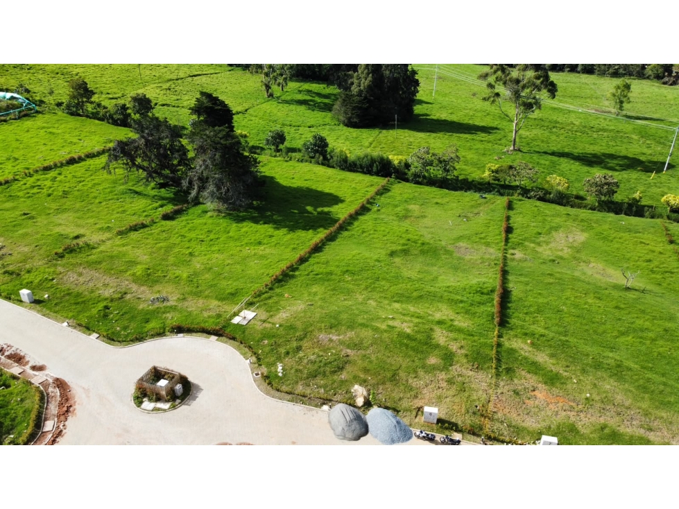 SE VENDE LOTE EN EL ALTO DE LAS PALMAS, UNIDAD CERRADA. — foto 5