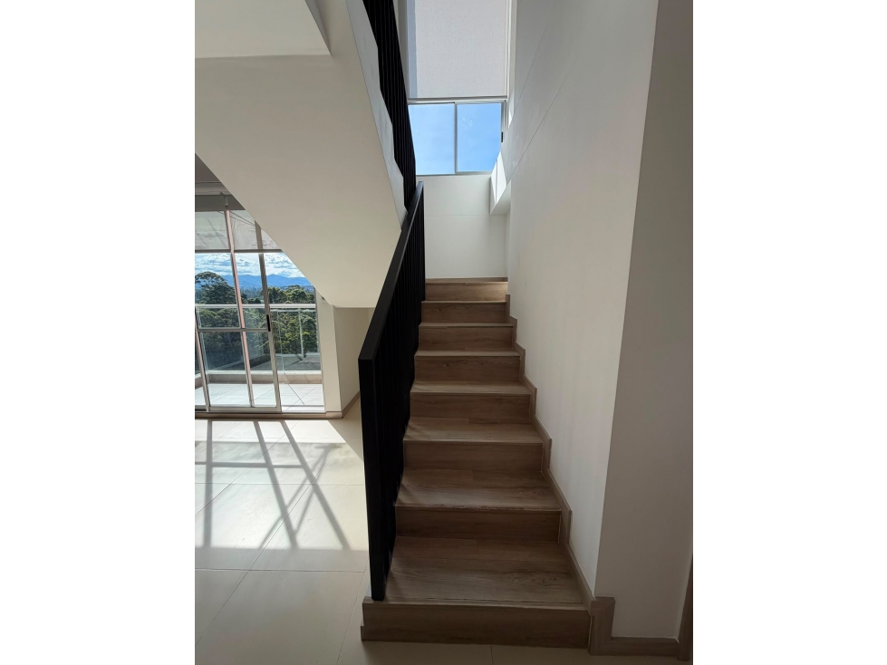 SE VENDE APARTAMENTO DÚPLEX EN RIONEGRO,SECTOR OJO DE AGUA — foto 3