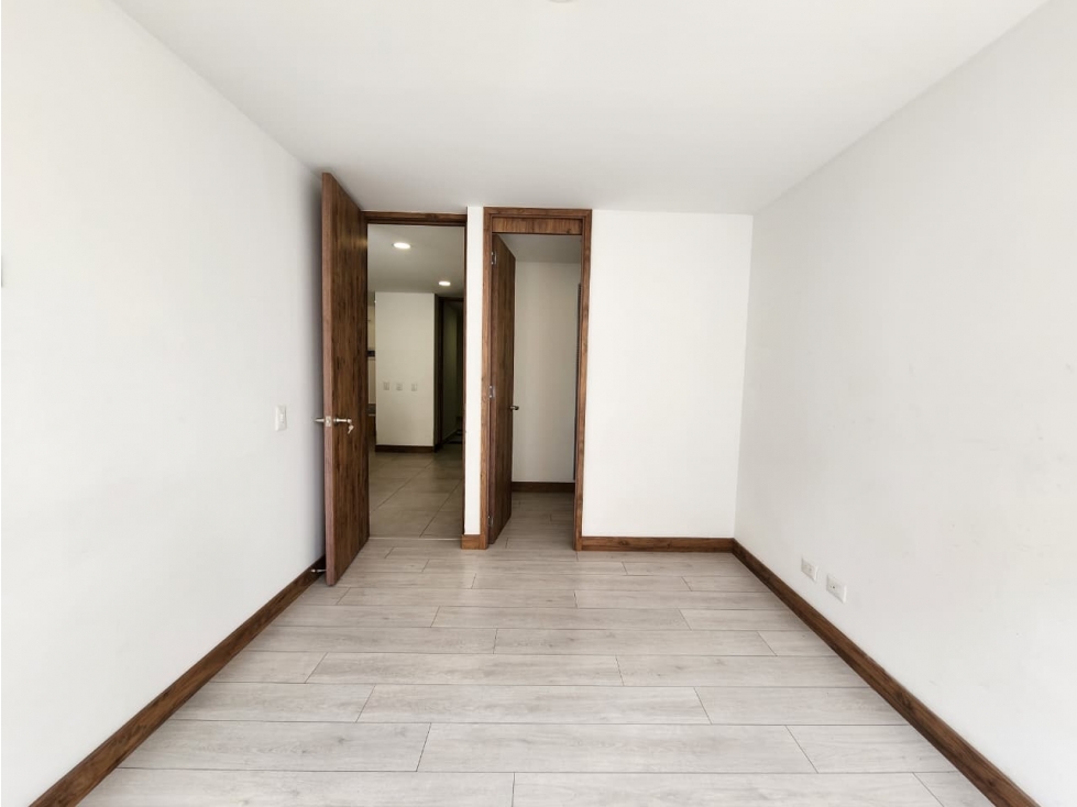 SE VENDE APARTAMENTO EN CIUDAD DEL RIO, POBLADO. — foto 5