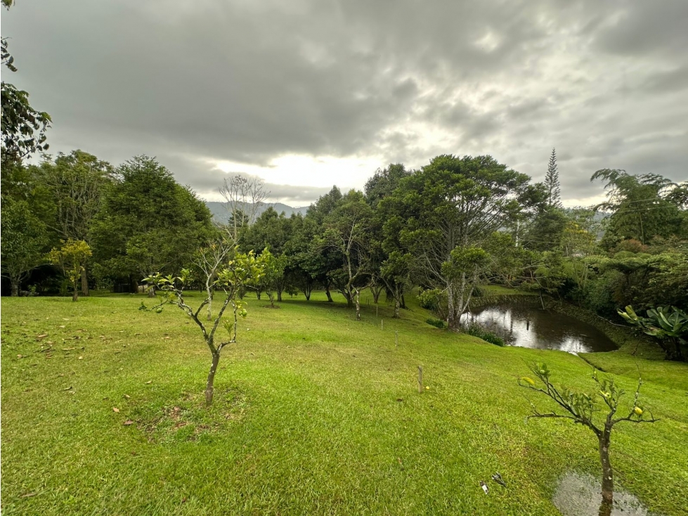 SE VENDE LOTE EN SAJONIA RIONEGRO, CERCA AL AEROPUETO JMC.