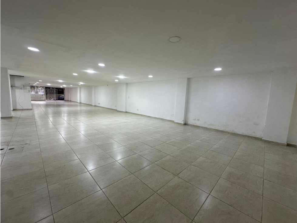 SE ARRIENDA LOCAL COMERCIAL A DOS CUADRAS DEL PARQUE DE LA ESTRELLA. - 5