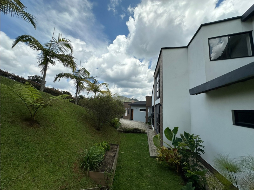 SE ARRIENDA O SE VENDE CASA DE LUJO EN EL RETIRO ANTIOQUIA. — foto 2