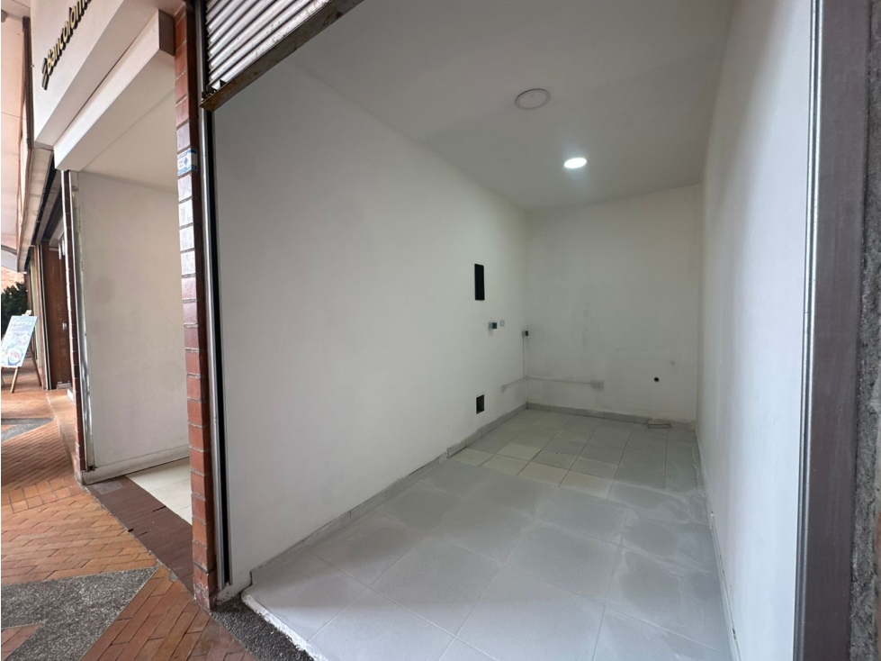 SE ARRIENDA LOCAL COMERCIAL EN EL ALTO DE LAS PALMAS. — foto 2