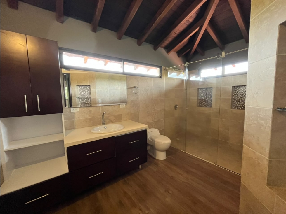 SE ARRIENDA CASA CAMPESTRE EN SECTOR LOMA DEL ESCOBERO — foto 5