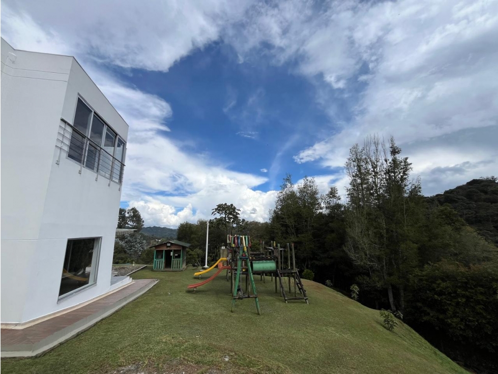 SE VENDE CASA DE LUJO CON VISTA A LA REPRESA, EN EL SECTOR DE FIZEBAD. — foto 5
