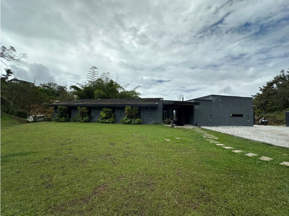 SE VENDE CASA EN SAN ANTONIO, VÍA SAMARIA.