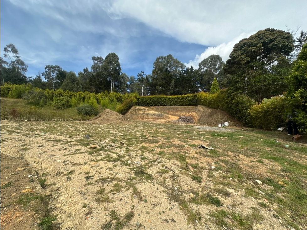 SE VENDE LOTE CAMPESTRE EN LA VARIANTE LAS PALMAS.