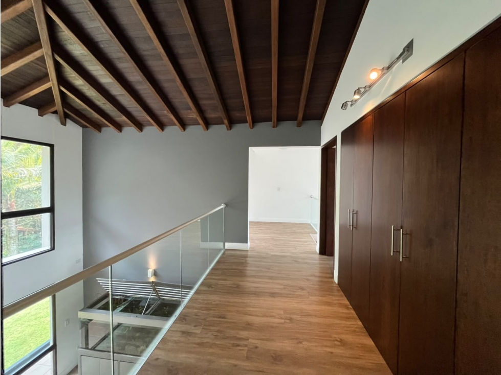 SE ARRIENDA CASA CAMPESTRE EN SECTOR LOMA DEL ESCOBERO — foto 6
