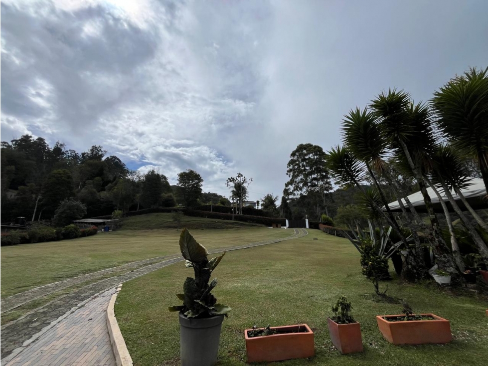 SE VENDE CASA DE LUJO CON VISTA A LA REPRESA, EN EL SECTOR DE FIZEBAD. — foto 6