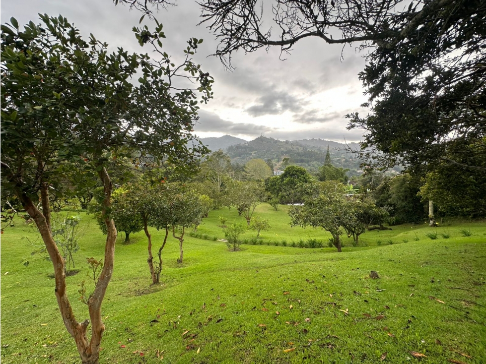 SE VENDE LOTE EN SAJONIA RIONEGRO, CERCA AL AEROPUETO JMC.