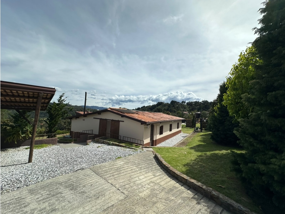 CASA CAMPESTRE PARA ARRENDAMIENTO.