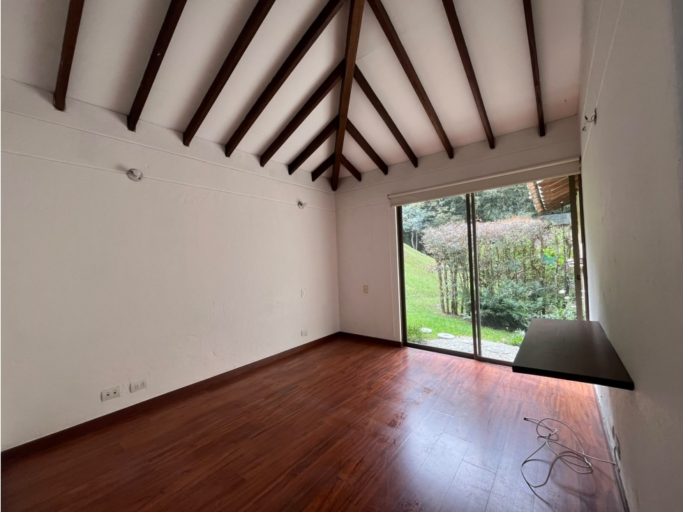 SE ARRIENDA HERMOSA CASA EN SECTOR EL ESCOBERO — foto 5