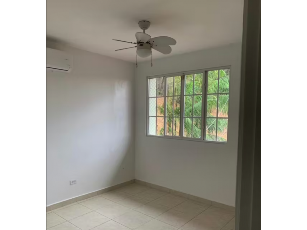 Villa Lucre - Casa en Venta con Amplio Terreno - 4