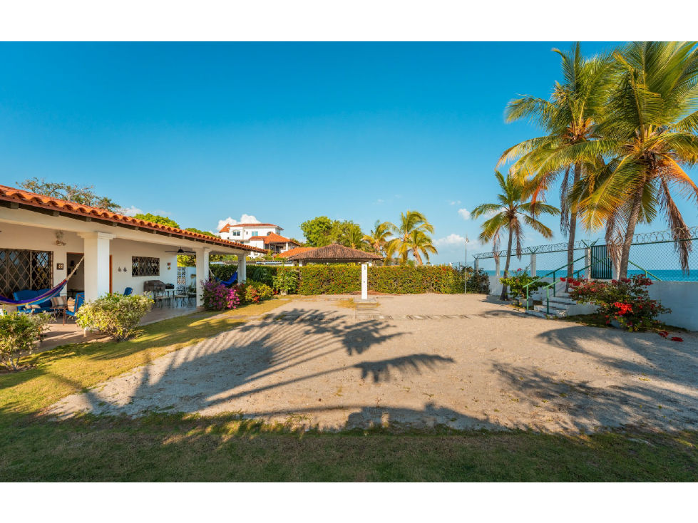Playa Blanca - Venta de Casa de Playa frente al Mar - 3