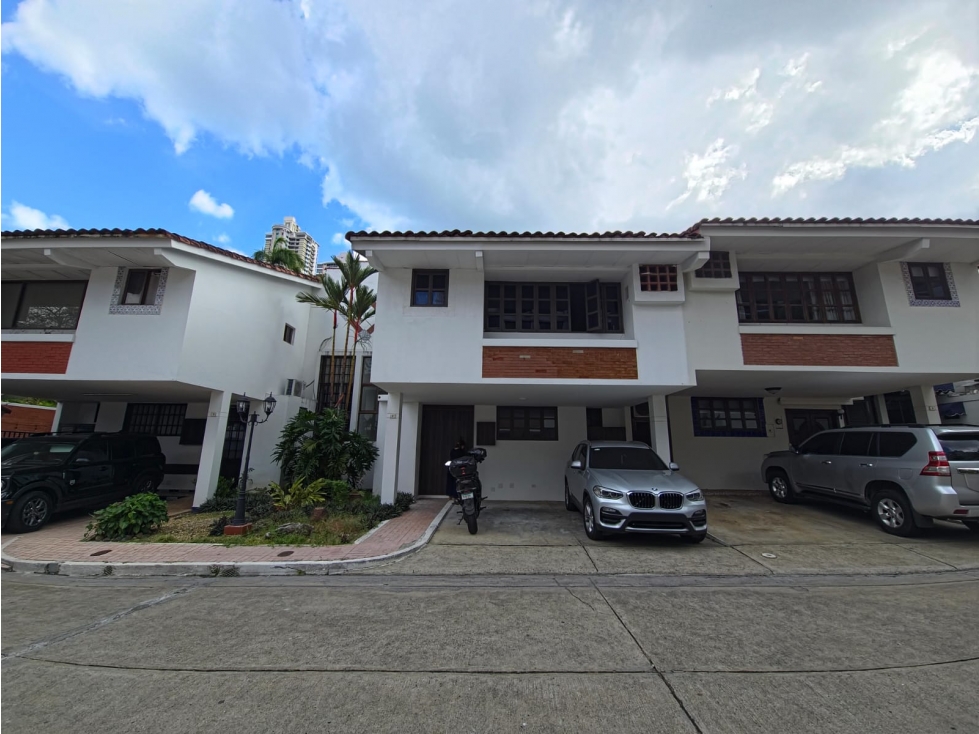 San Francisco - Venta de Casa Duplex en Residencial Los Flamingos