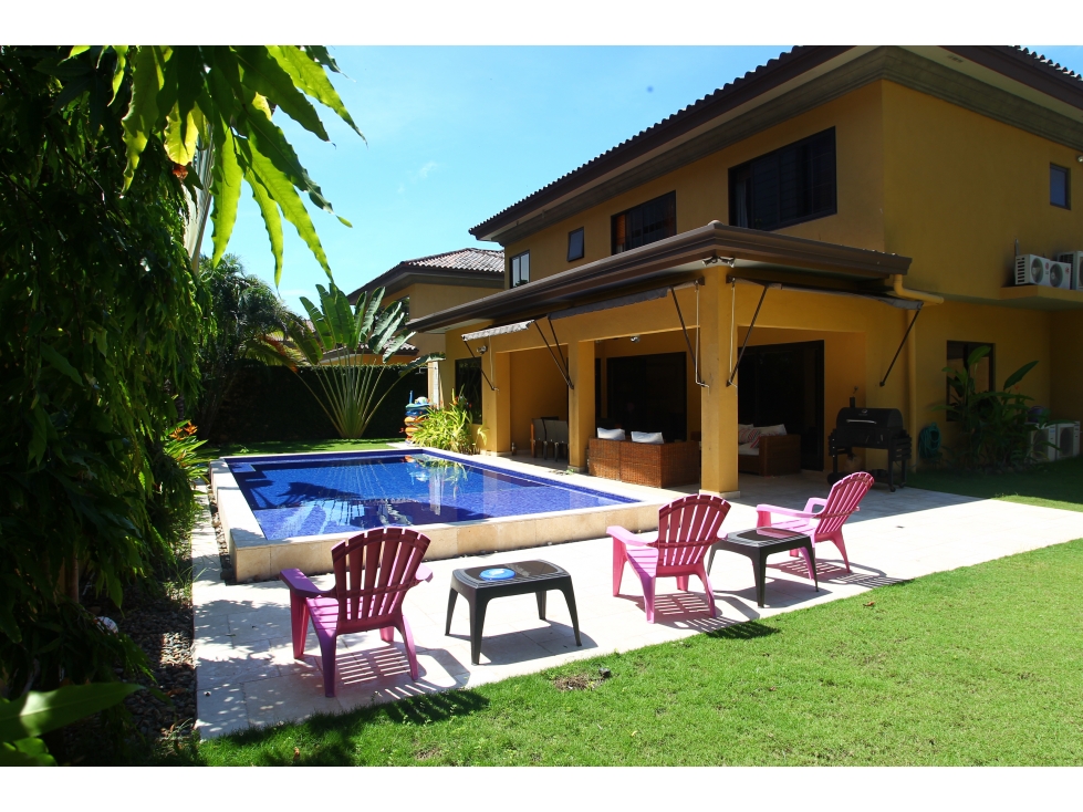 CASA EN COSTA DEL ESTE -ANTIGUA