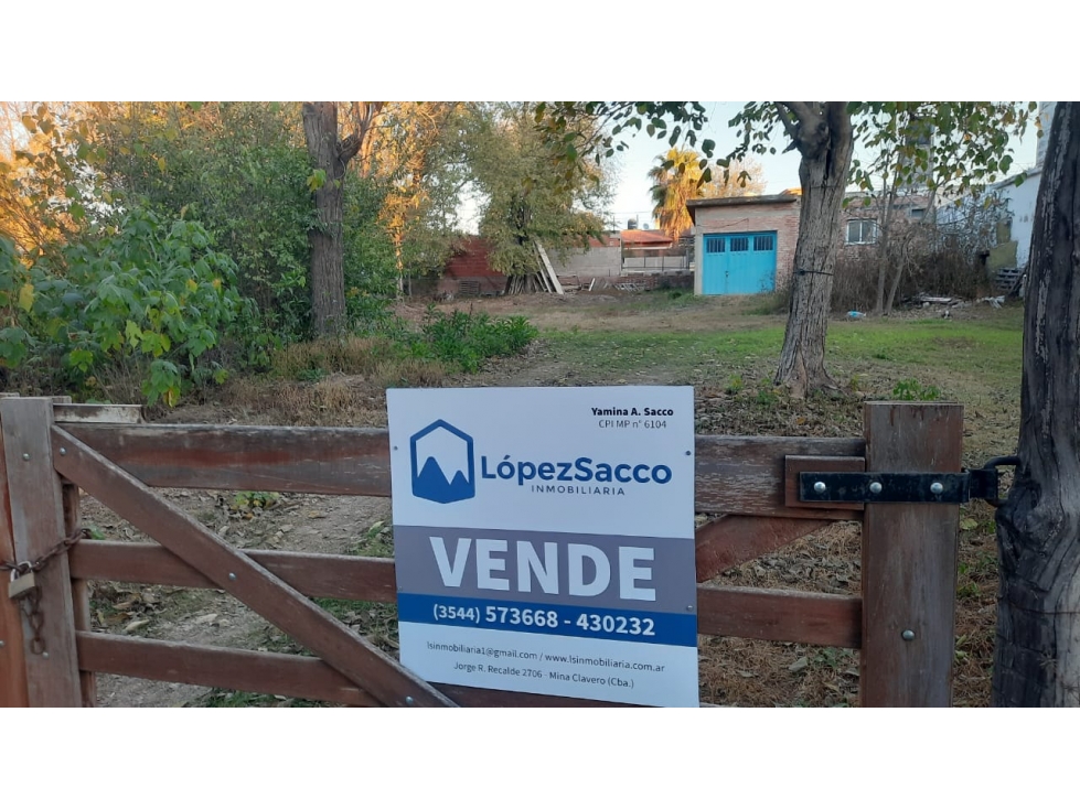 Terreno en esquina con depósito - 5