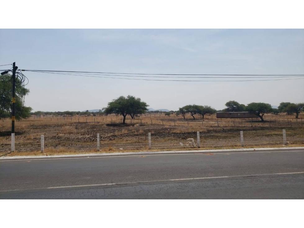 SE VENDE TERRENO SOBRE CARRETERA 120 A TEQUISQUIAPAN, QRO. - 3