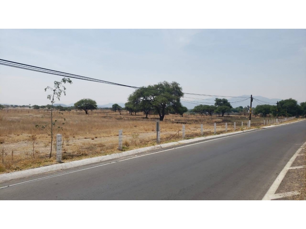 SE VENDE TERRENO SOBRE CARRETERA 120 A TEQUISQUIAPAN, QRO. - 4