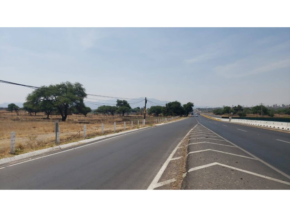 SE VENDE TERRENO SOBRE CARRETERA 120 A TEQUISQUIAPAN, QRO. - 2
