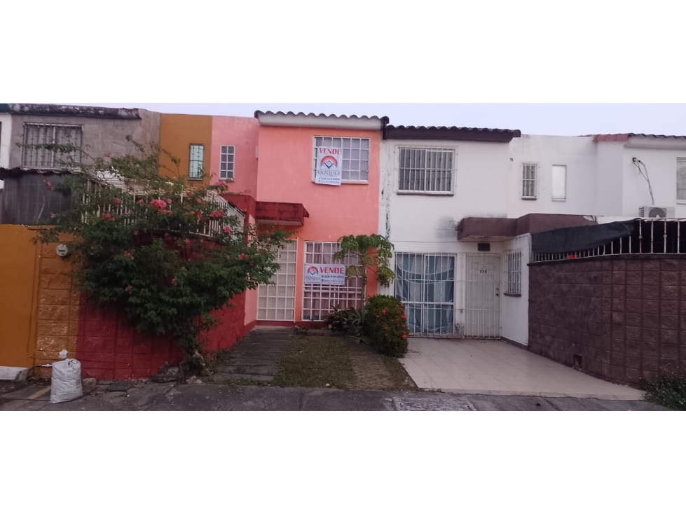 CASA DE 2 PISOS EN GEOVILLAS LOS PINOS 1 EN VENTA - 2
