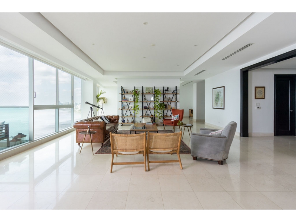 Venta de Apartamento en Costa del Este (Vista al Mar)