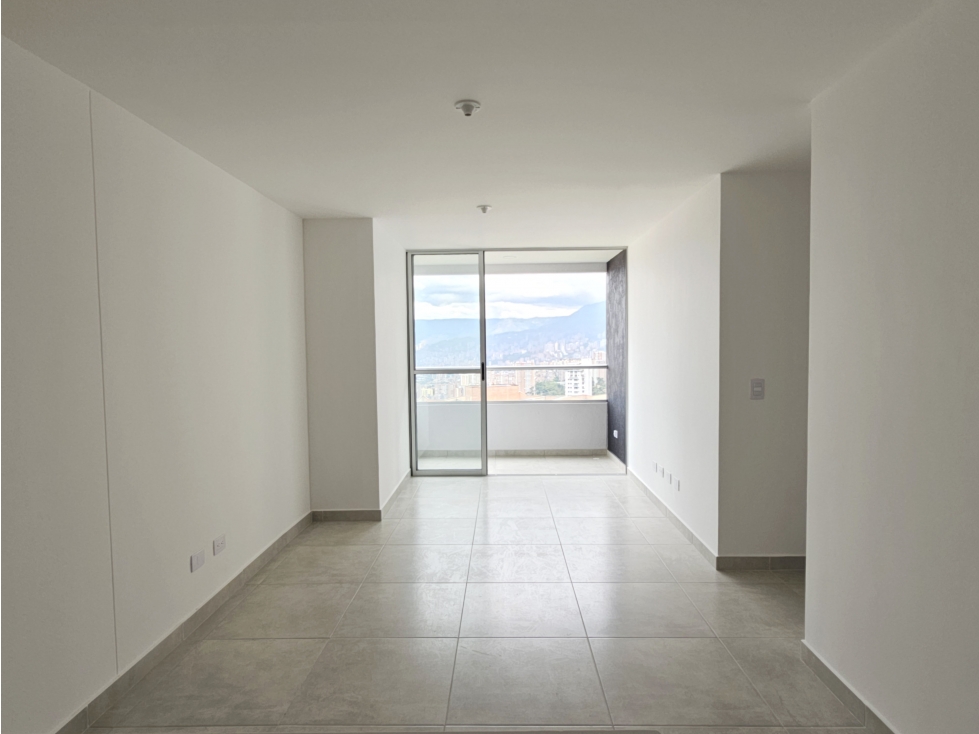 Apartamento de 3 alcobas en venta. Sabaneta, Las Lomitas