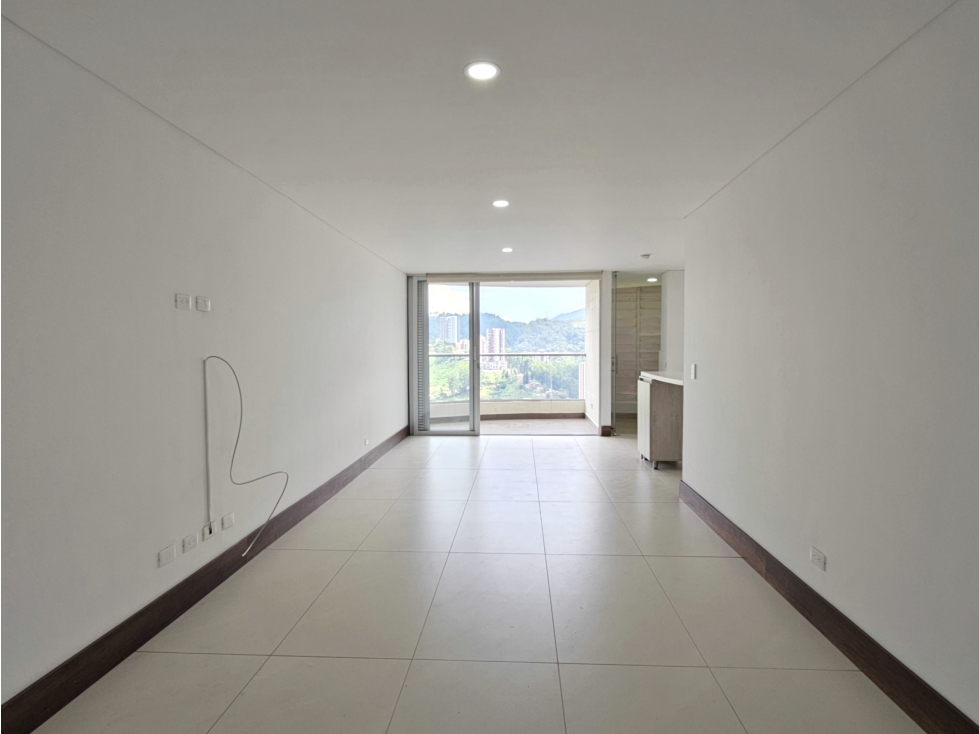 Apartamento de 3 alcobas con baño en venta. Sabaneta, Las Lomitas