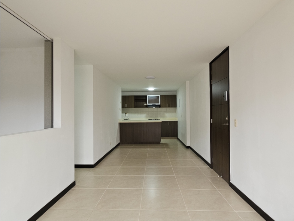 Apartamento de 3 alcobas y servicio en venta. Sabaneta, San José