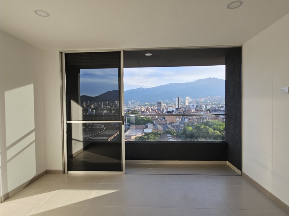 Apartamento de 3 alcobas en venta. Itagüí, Ciudad Coltejer