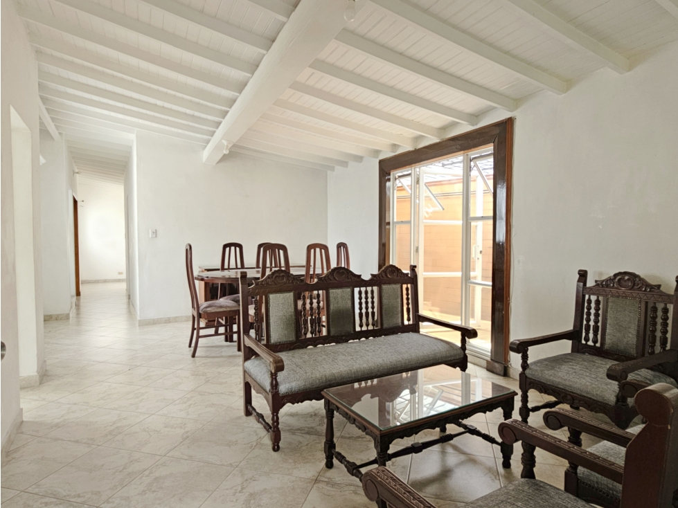 Casa de 3 alcobas en venta. Medellín, Boston