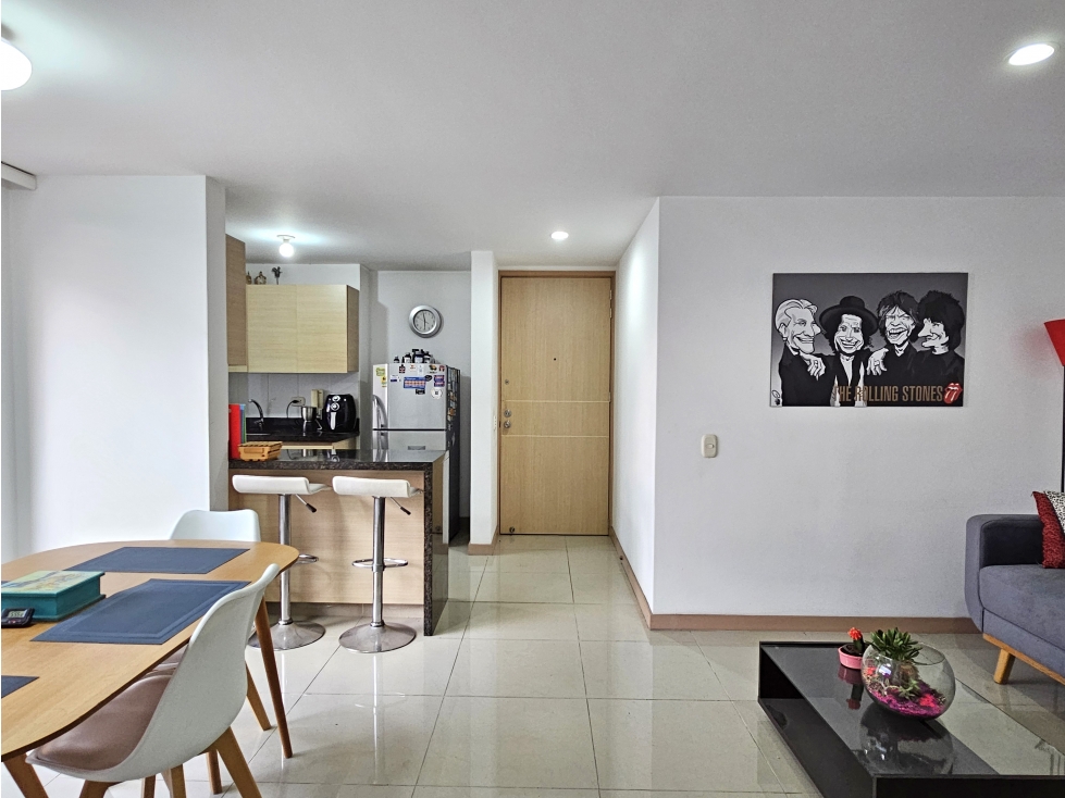 Apartamento de 3 alcobas en venta. Sabaneta, Tres Esquinas — foto 4